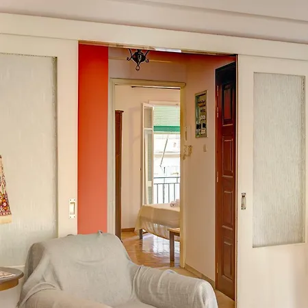 Old Town Apartment *